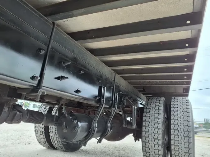 2019 FREIGHTLINER M2 106