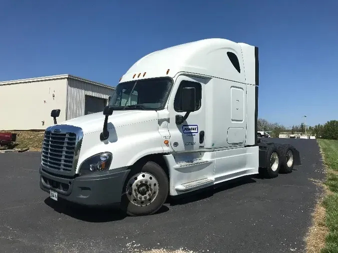 2019 Freightliner X12564ST