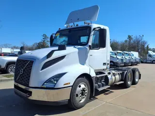 2019 VOLVO VNL64T-300