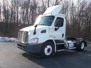 2015 Freightliner CASCADIA 113