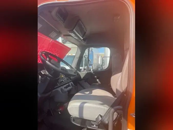2018 FREIGHTLINER M2 106