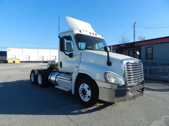 2020 FREIGHTLINER/MERCEDES CASCADIA 125