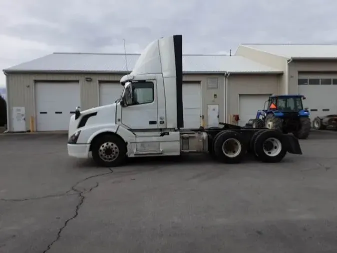 2018 Volvo VNL300