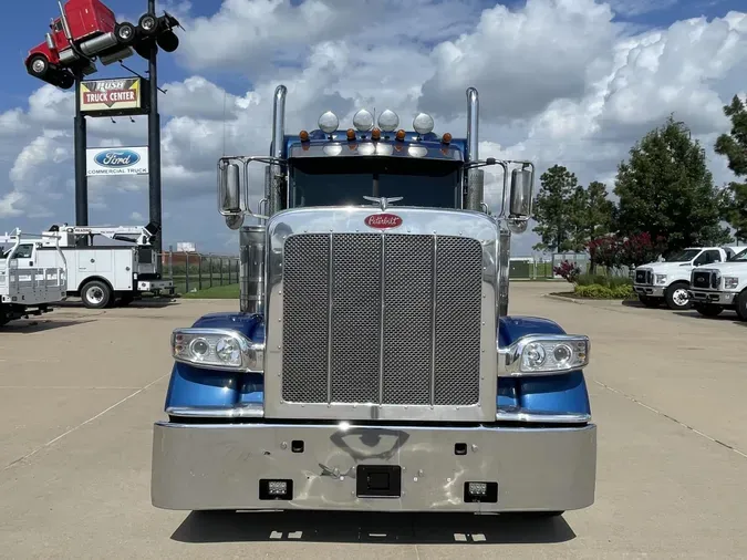 2023 Peterbilt 389