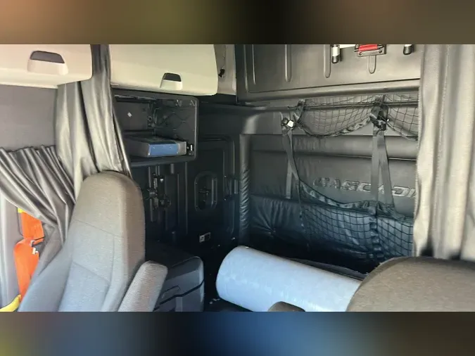 2024 Freightliner Cascadia 126a35bb726a2fe429b783be3657628543d