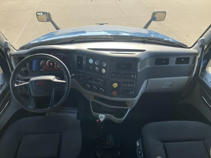 2023 Peterbilt 579
