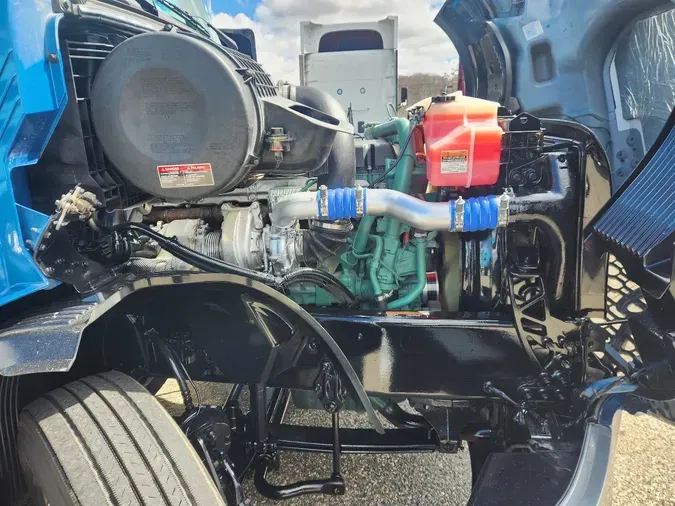 2025 VOLVO VNL64T860a35da4bffd360b2387dfc79753ccbb87