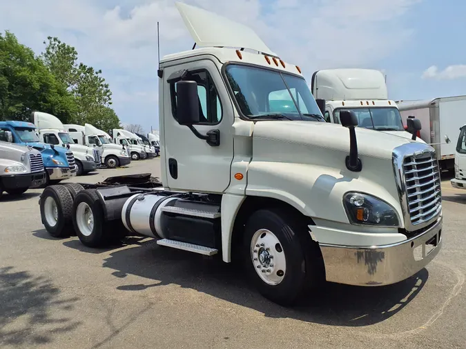 2019 FREIGHTLINER/MERCEDES CASCADIA 125