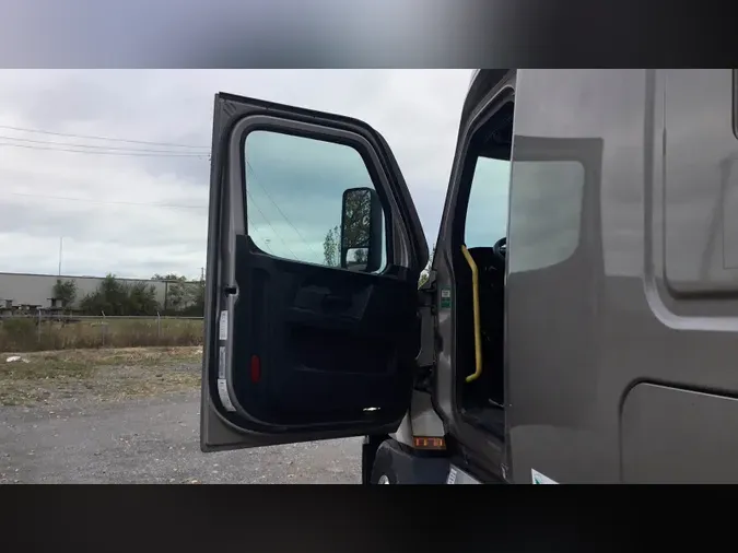 2024 Freightliner Cascadia 126