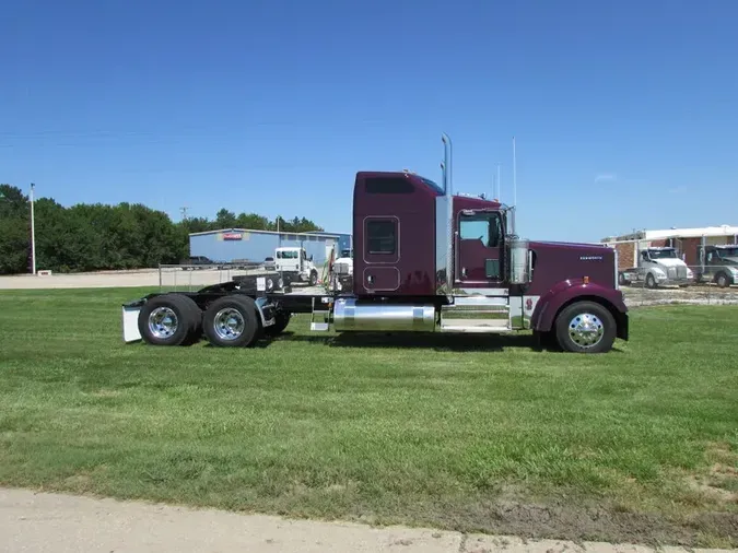 2026 Kenworth W900L