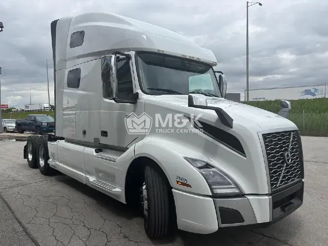 2021 VOLVO VNL64T760