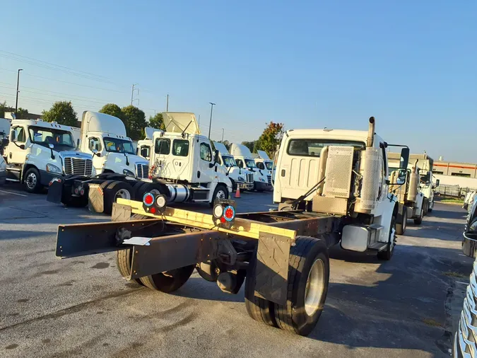 2015 FREIGHTLINER/MERCEDES M2 106