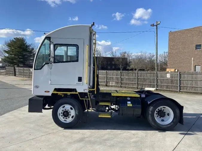 2022 Autocar ACTT42