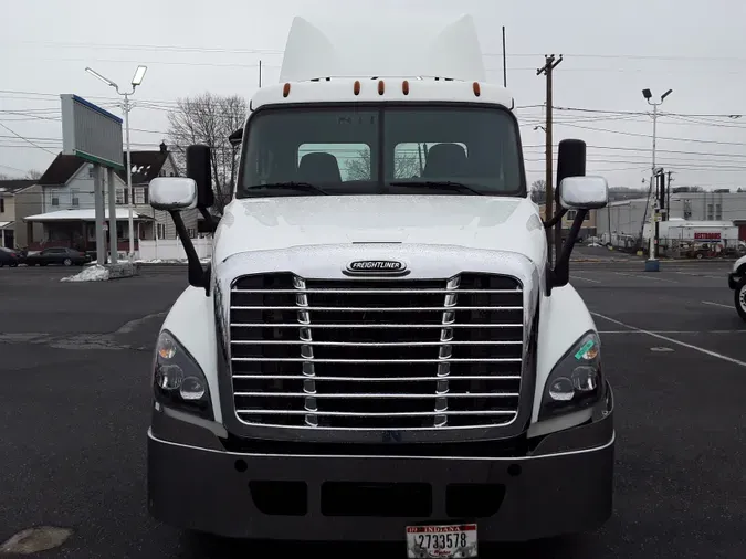 2019 FREIGHTLINER/MERCEDES CASCADIA 125