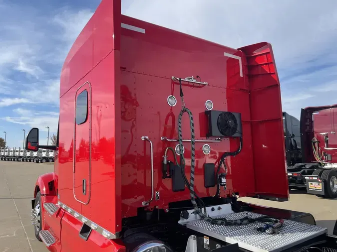 2023 Peterbilt 579a375d3d58697d15e1783ed24beaf1a70