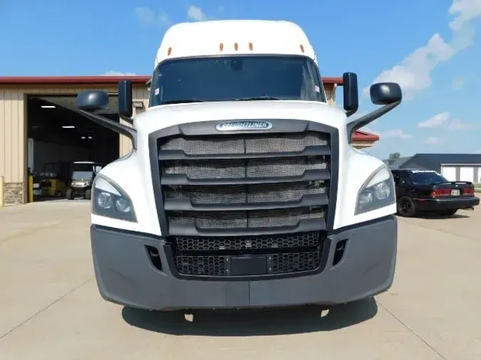 2018 Freightliner New Cascadia 126