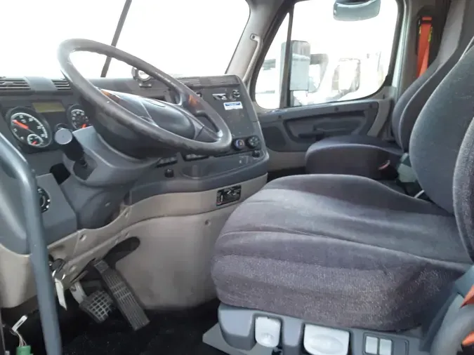 2020 FREIGHTLINER/MERCEDES CASCADIA 113