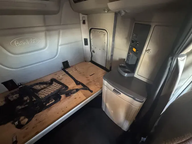 2022 Peterbilt 579a3796ed0535a5284832b692a3bbe553a