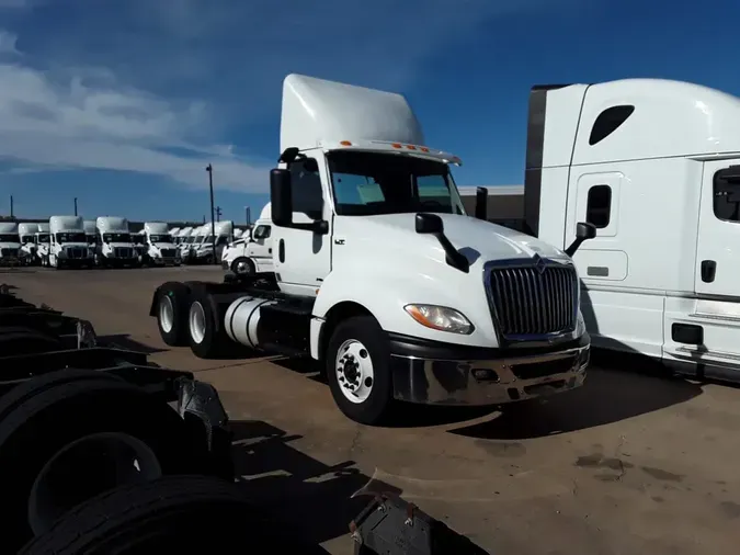 2019 NAVISTAR INTERNATIONAL LT625 DAYCAB T/A