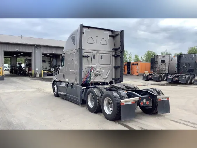 2023 Freightliner Cascadia