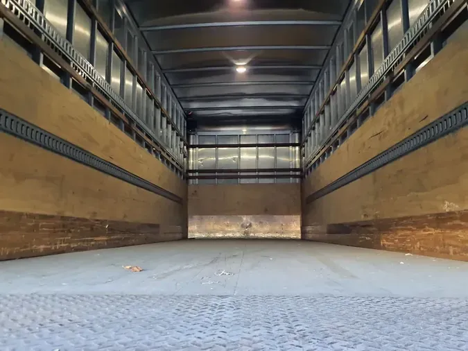 2020 FREIGHTLINER/MERCEDES M2 106