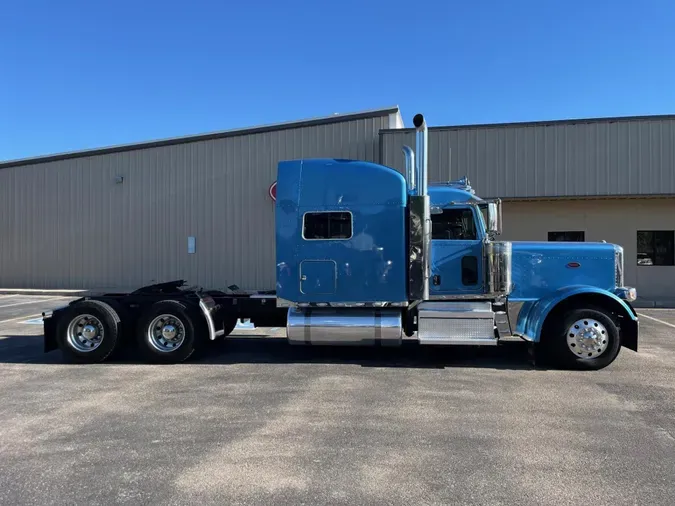 2020 Peterbilt 389