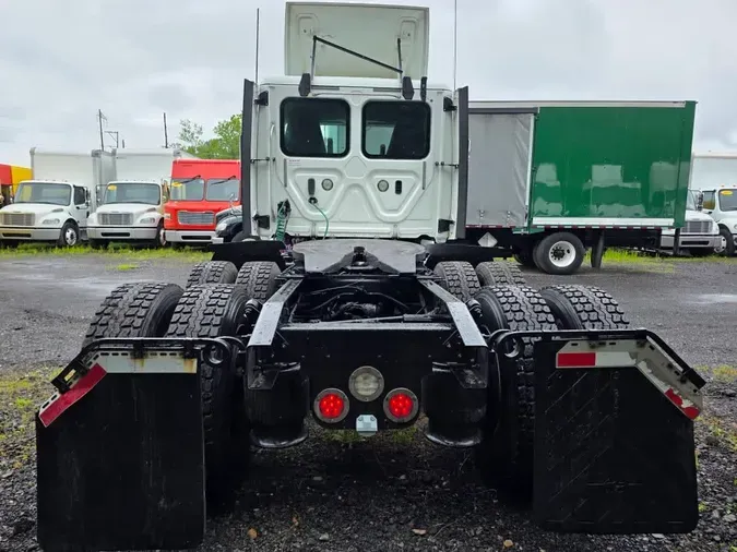 2017 FREIGHTLINER CASCADIA 125
