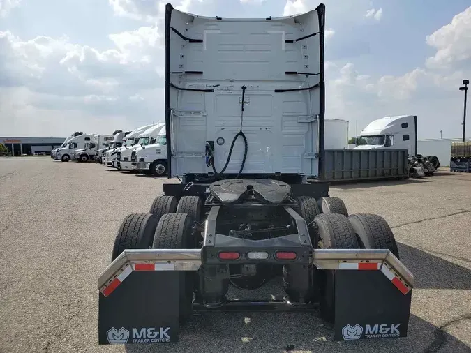 2024 VOLVO VNL64T760