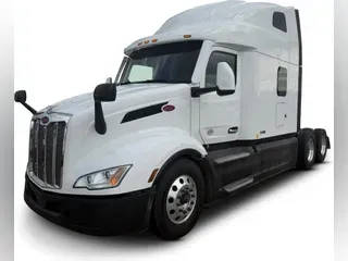 2023 Peterbilt 579