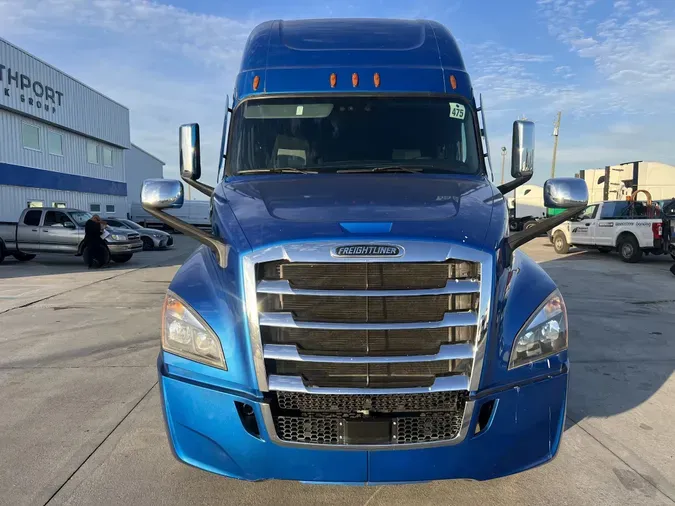 2020 Freightliner Cascadia 126