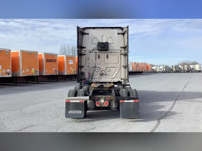 2022 Freightliner Cascadia 126