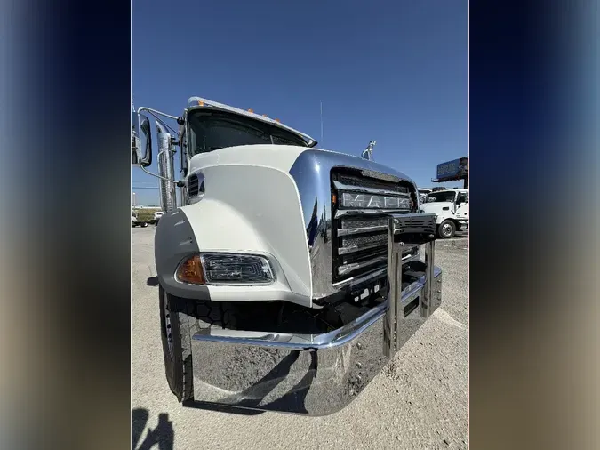 2026 MACK GR84B