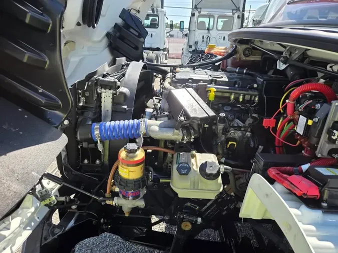 2020 FREIGHTLINER/MERCEDES M2 106