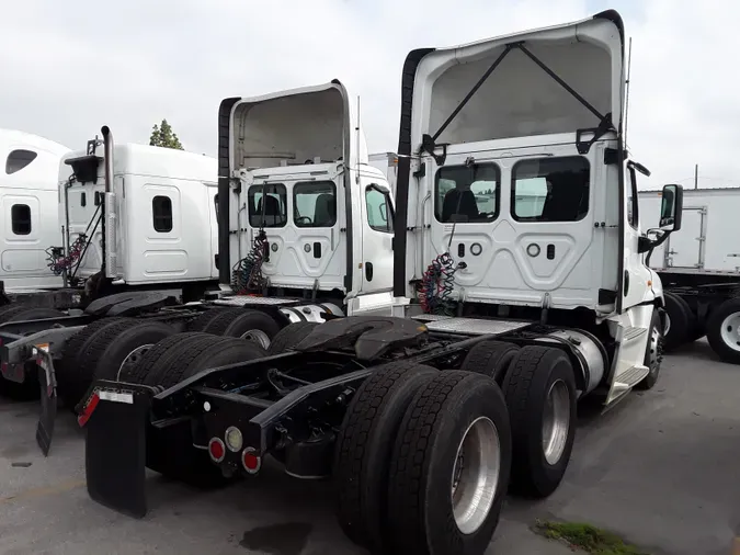 2019 FREIGHTLINER/MERCEDES CASCADIA 125