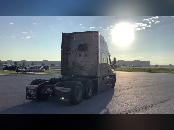 2023 Freightliner Cascadia 126