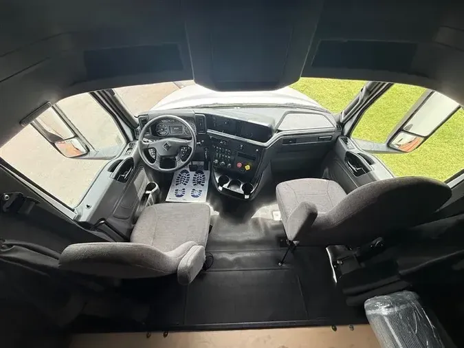 2021 INTERNATIONAL LT625