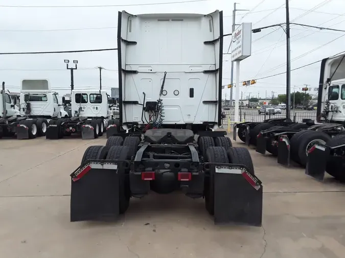 2019 NAVISTAR INTERNATIONAL LT625 SLPR CAB