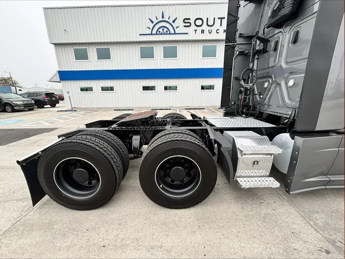 2024 Freightliner Cascadia 126