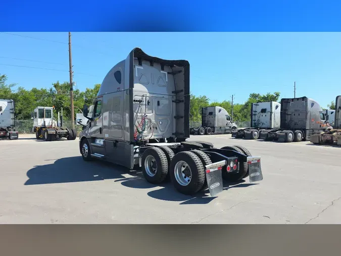 2025 Freightliner Cascadia 126