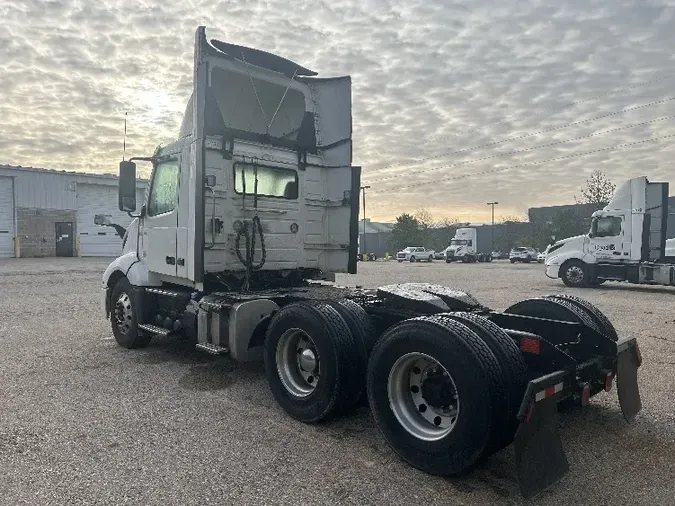 2020 Volvo VNL64300