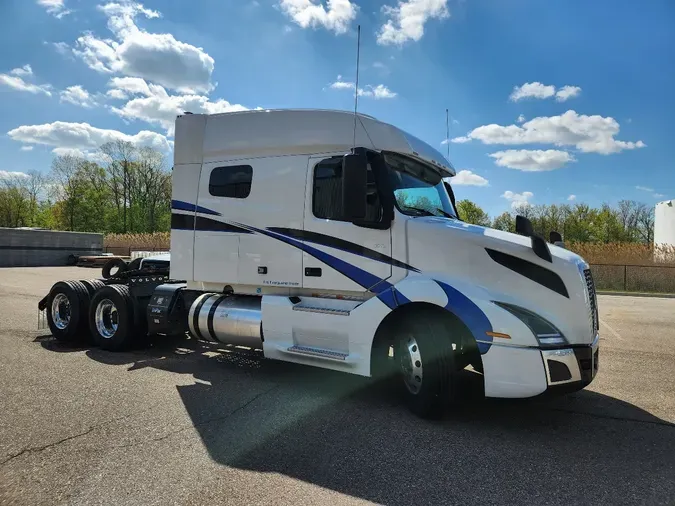 2025 VOLVO VNL64T740a3a3868418c7084aa35a539e6d4a2fca
