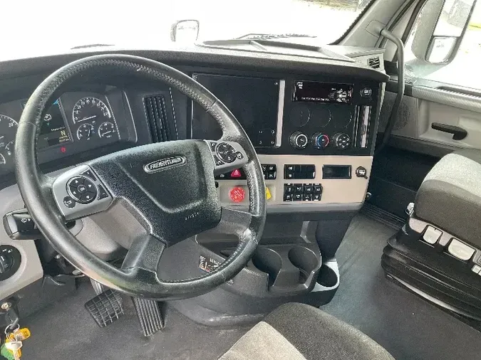 2019 Freightliner T12664ST