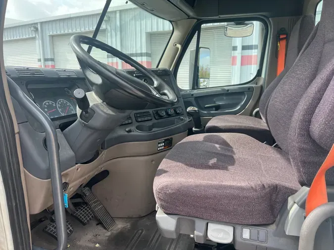 2018 FREIGHTLINER/MERCEDES CASCADIA 125