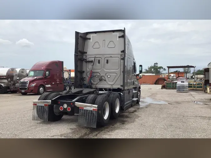 2023 Freightliner Cascadia