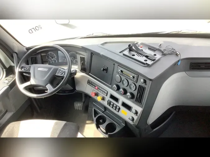 2020 Freightliner Cascadia 126