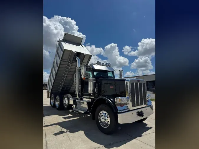 2024 Peterbilt 389