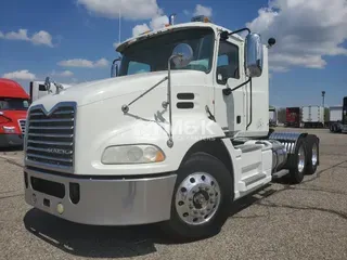 2014 MACK CXU613