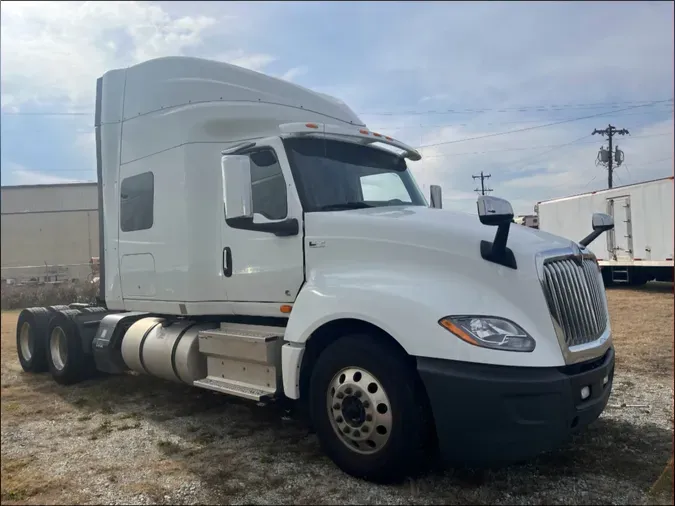 2019 NAVISTAR INTERNATIONAL LT625 SLPR CAB