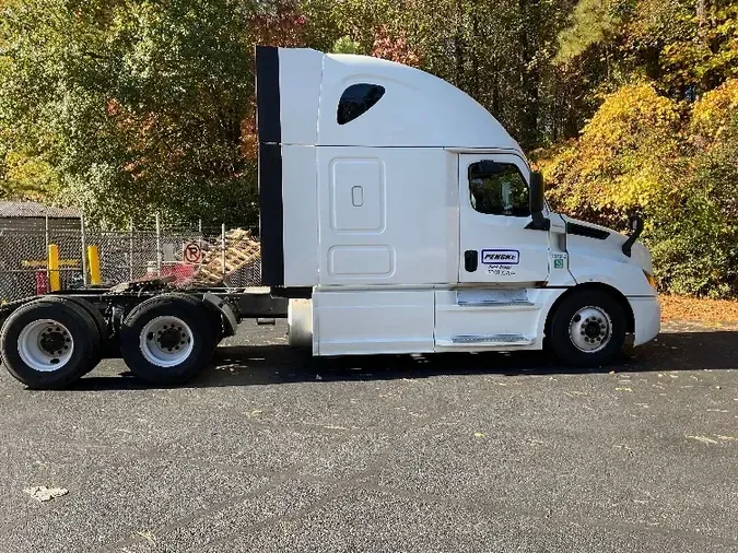 2019 Freightliner T12664ST