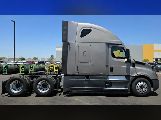 2023 Freightliner Cascadia